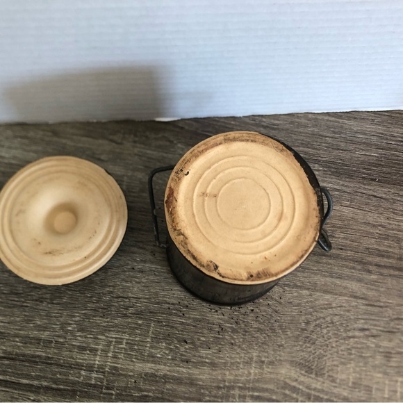 Vtg Stoneware Crock with Bail Lock - Picture 6 of 14